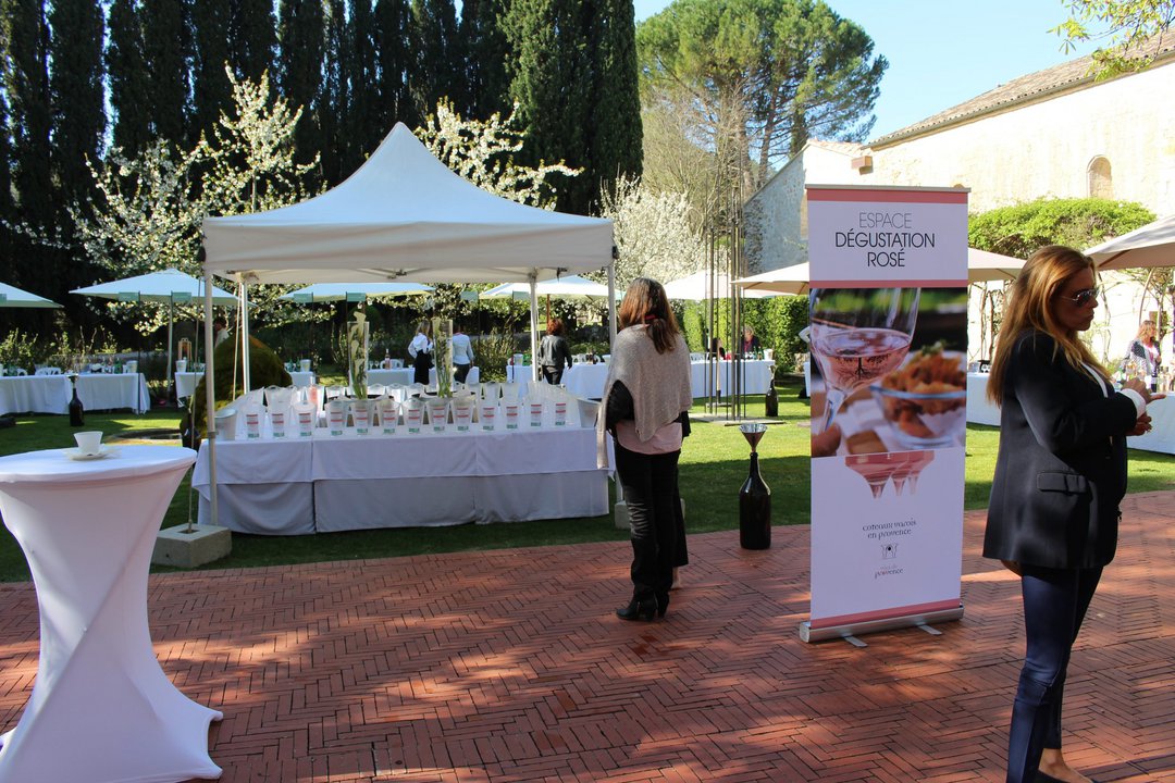 The tasting table for 2014 rosés